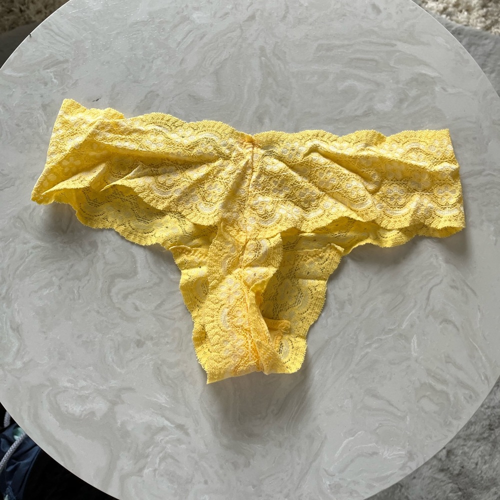 EUC Victoria’s Secret Angels Lace Thong